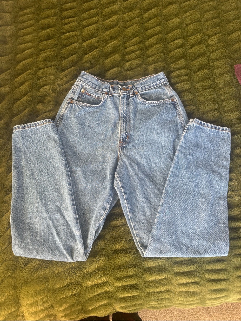 chic High-Rise Light Blue Straight Jeans
